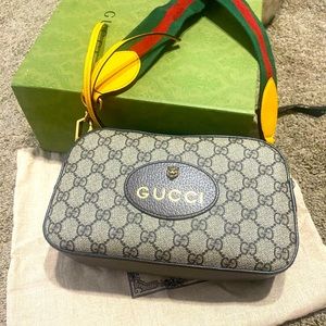 Authentic gucci crossbody